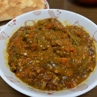 冷凍トマトで作る小松菜入りキーマカレー